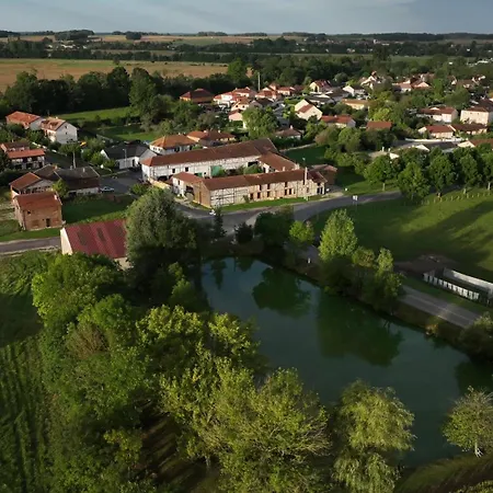 La Varniere - With Communal Kitchen Montier-en-Der