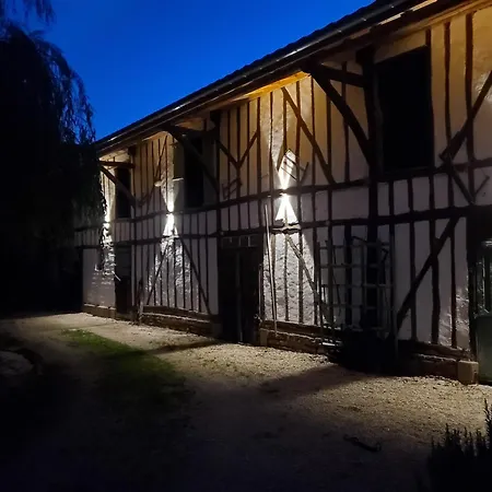 La Varniere - With Communal Kitchen Bed & Breakfast