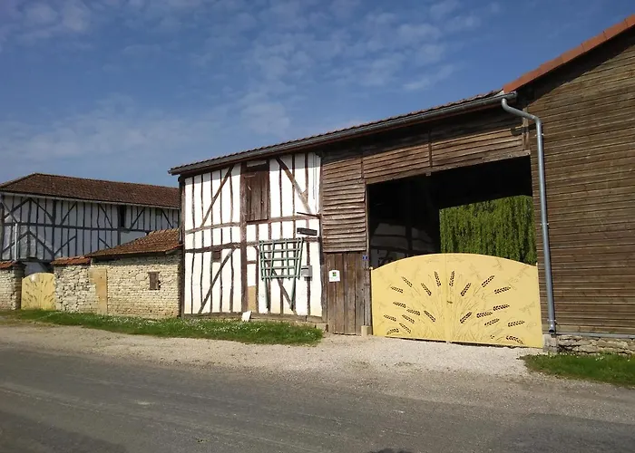Bed & Breakfast La Varniere - With Communal Kitchen